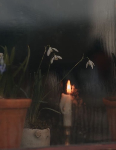 ”واليأسُ إحدى الراحتين، فهل أموتُ من الأمل؟“