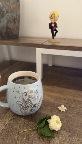 خشب وأفكار.. وياسمين هندي!🪵💭🌻
